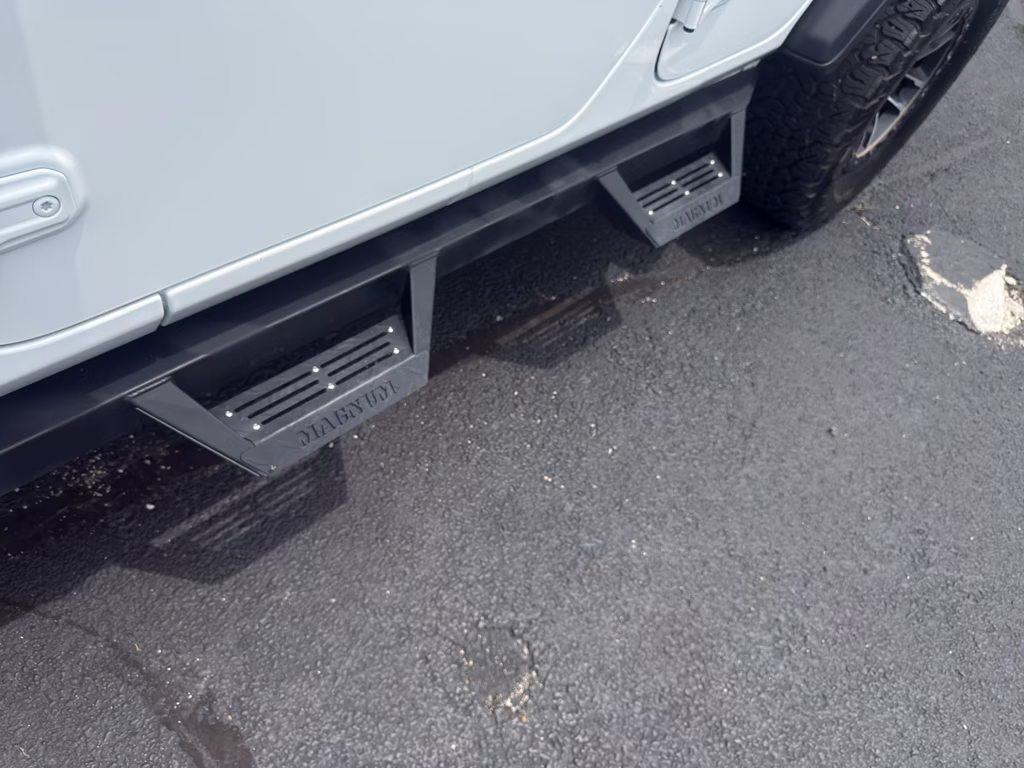 2024 Bright White Clearcoat Jeep Wrangler Willys 4X4 SUV