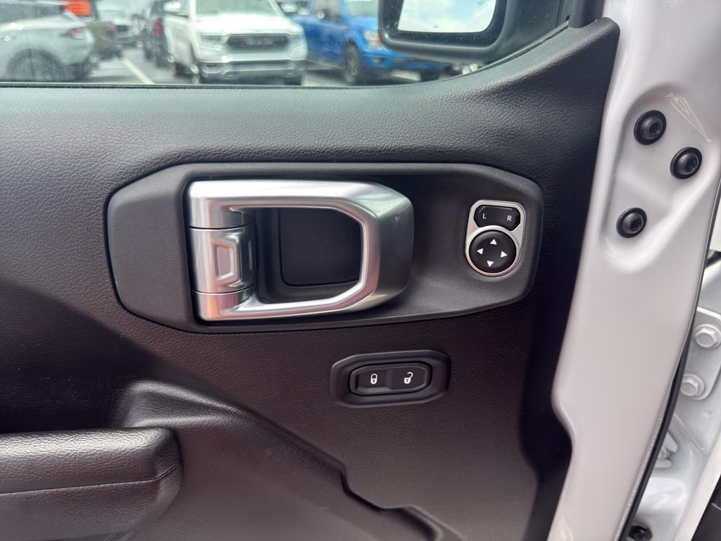 2024 Bright White Clearcoat Jeep Wrangler Willys 4X4 SUV