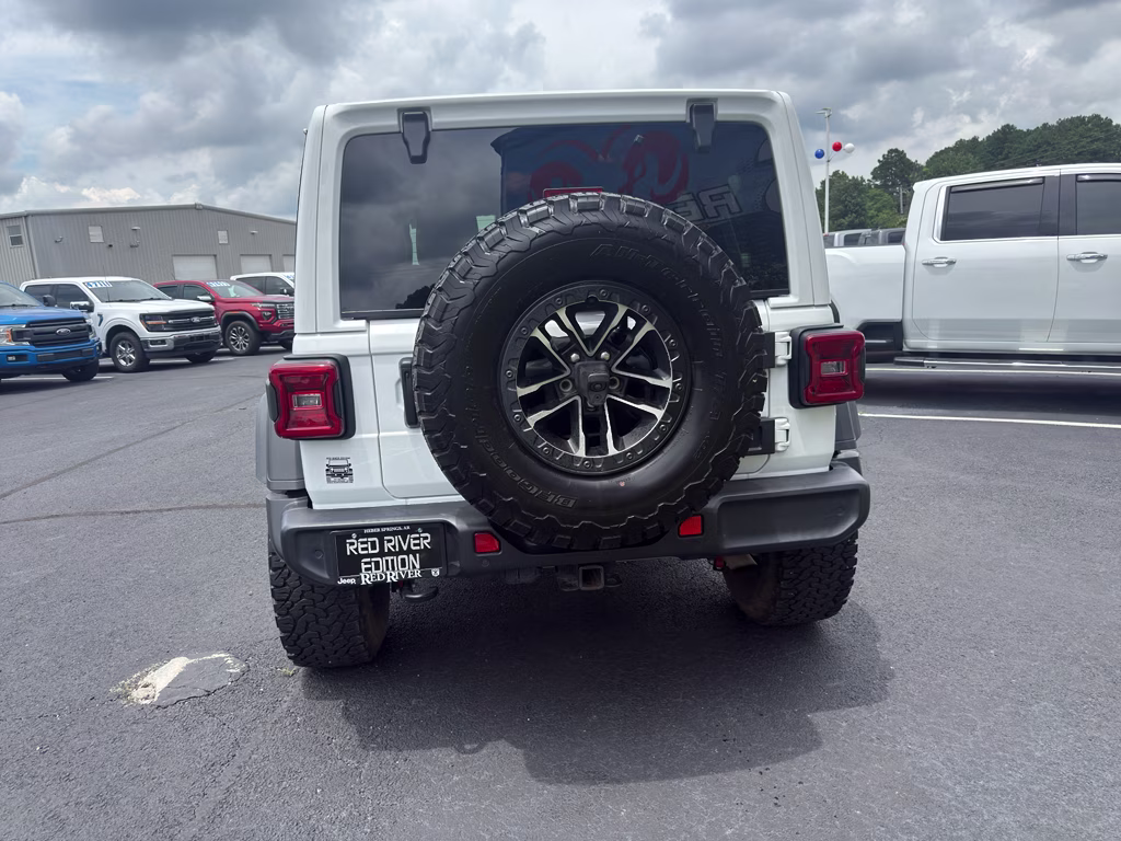 2024 Bright White Clearcoat Jeep Wrangler Willys 4X4 SUV