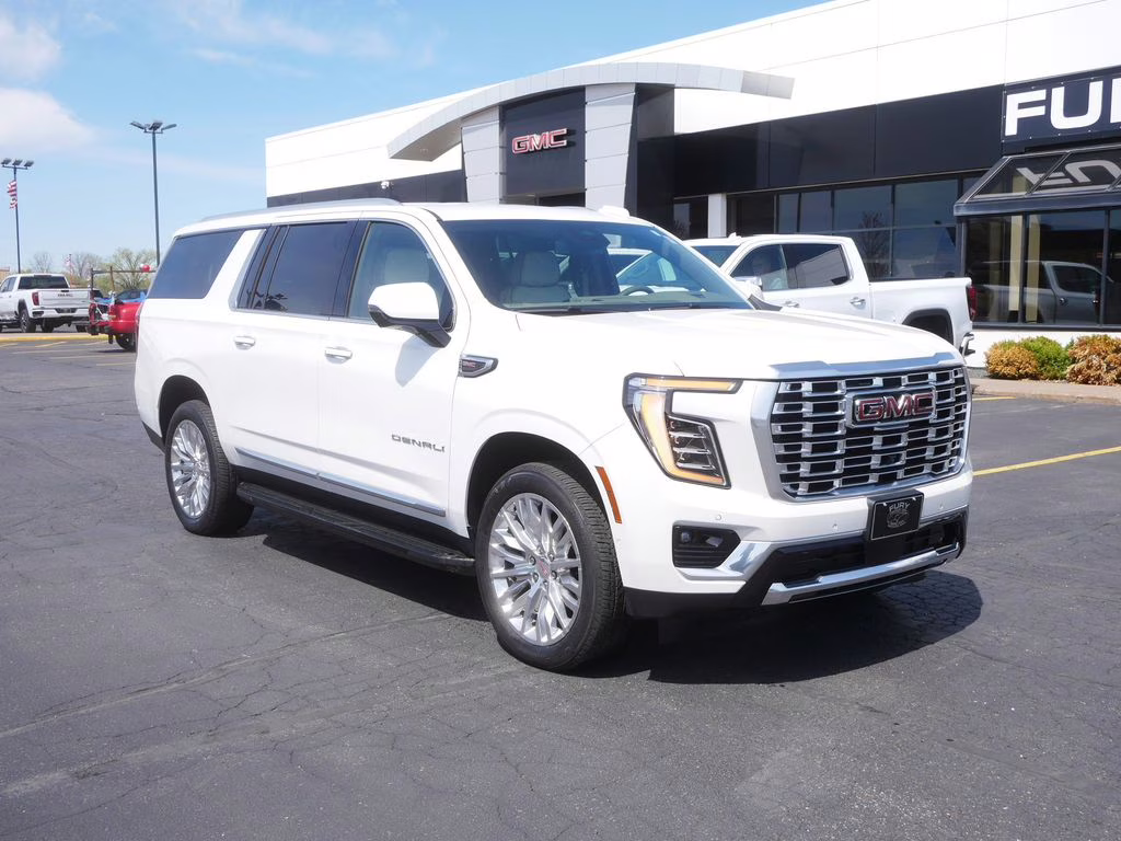 2025 White Frost Tricoat GMC Yukon XL Denali 4X4 SUV