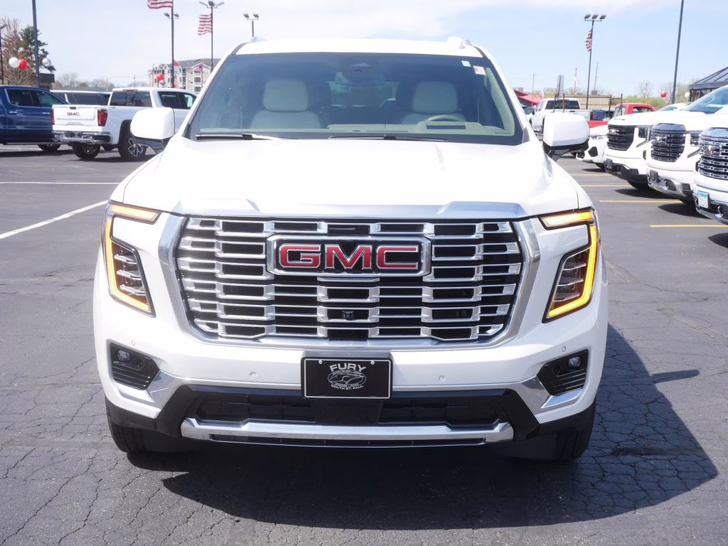 2025 White Frost Tricoat GMC Yukon XL Denali 4X4 SUV