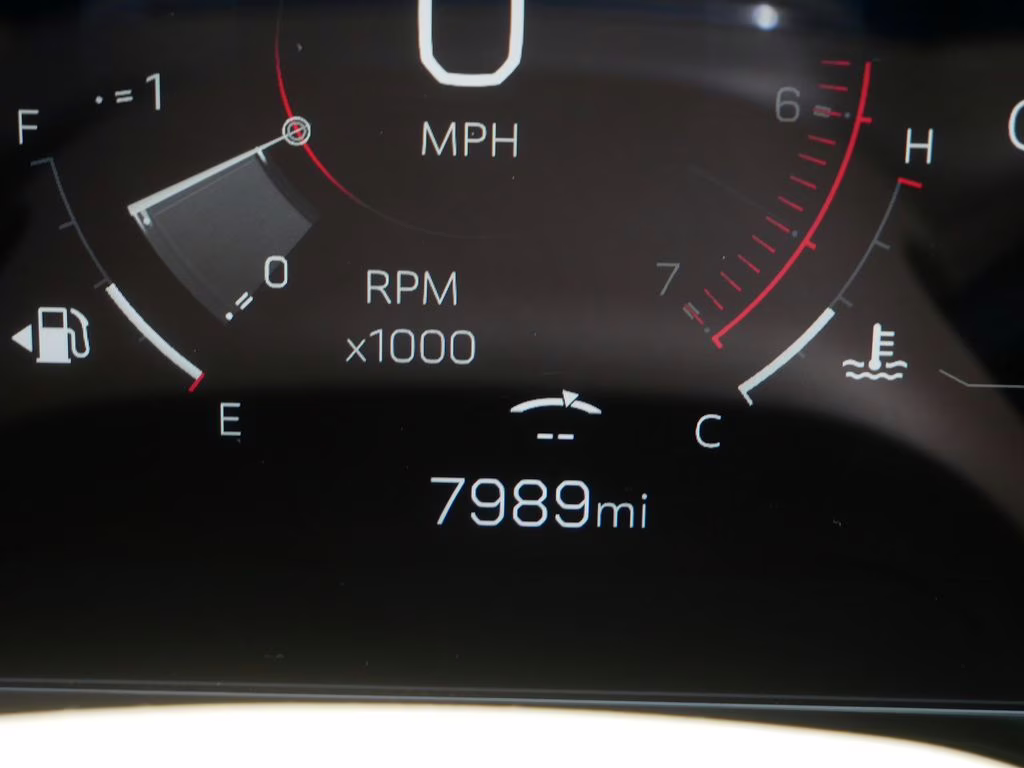 2025 White Frost Tricoat GMC Yukon XL Denali 4X4 SUV