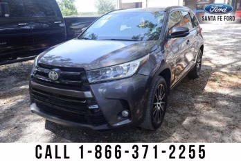 2017 Gray Toyota Highlander SE FWD SUV