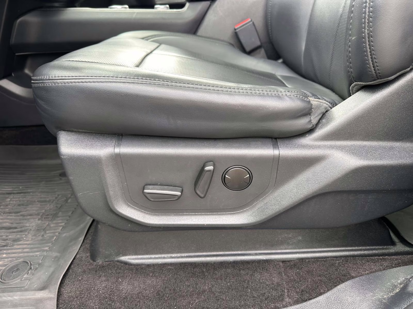 2022 Star White Metallic Tri-Coat Ford Expedition XLT 4x4 4X4 SUV