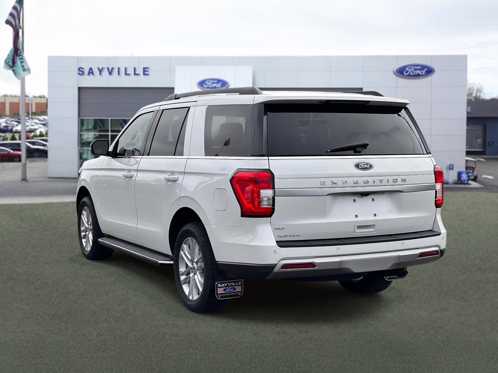 2022 Star White Metallic Tri-Coat Ford Expedition XLT 4x4 4X4 SUV