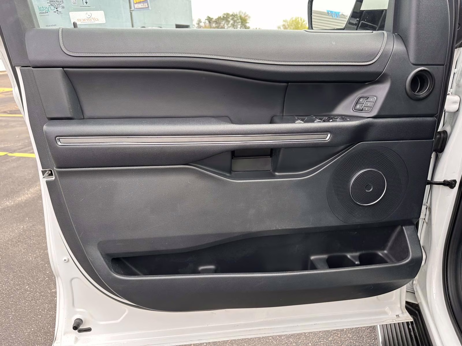 2022 Star White Metallic Tri-Coat Ford Expedition XLT 4x4 4X4 SUV