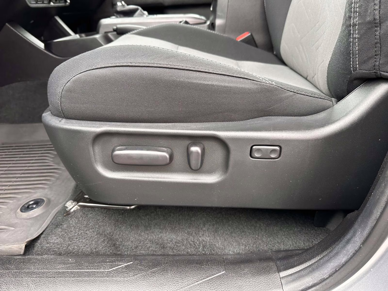 2023 Celestial Silver Metallic Toyota Tacoma 4WD TRD Sport Double Cab 6' Bed V6 AT (Natl) 4X4 Truck