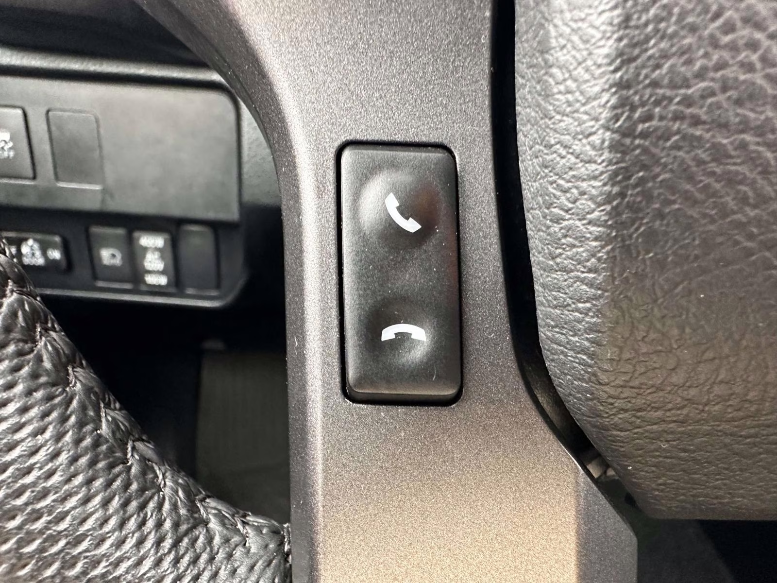 2023 Celestial Silver Metallic Toyota Tacoma 4WD TRD Sport Double Cab 6' Bed V6 AT (Natl) 4X4 Truck