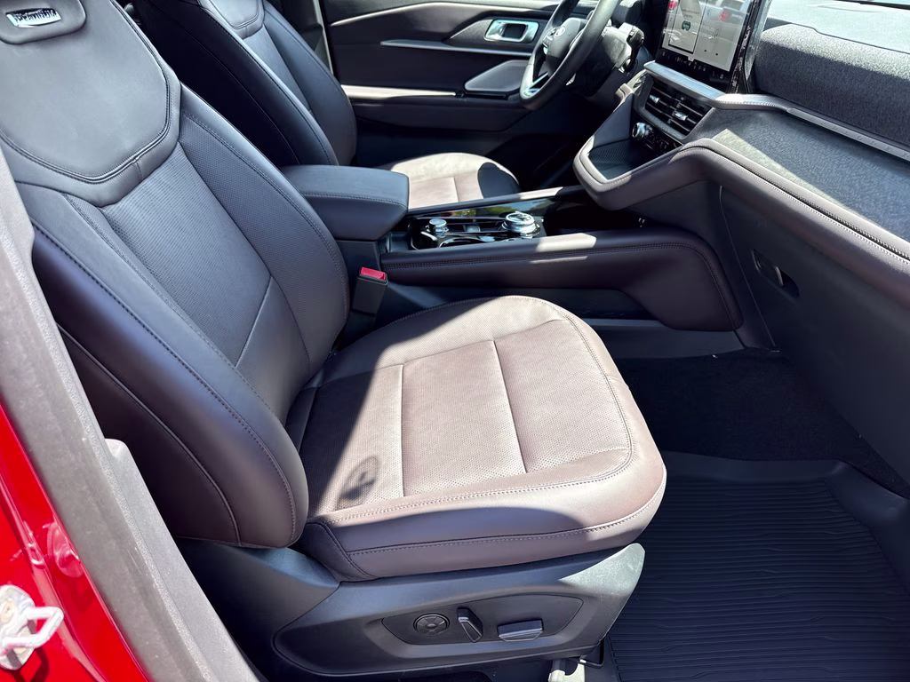 2026 Rapid Red Metallic Tinted Clearcoat Ford Explorer Platinum RWD SUV