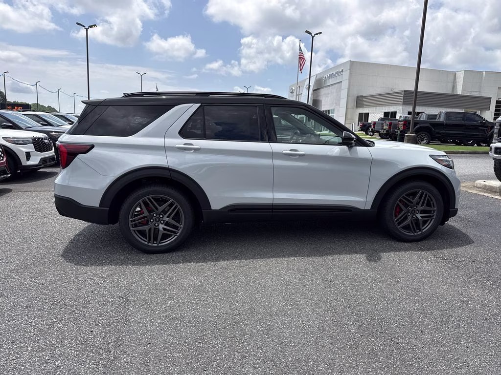 2026 White Metallic Ford Explorer ST 4X4 SUV