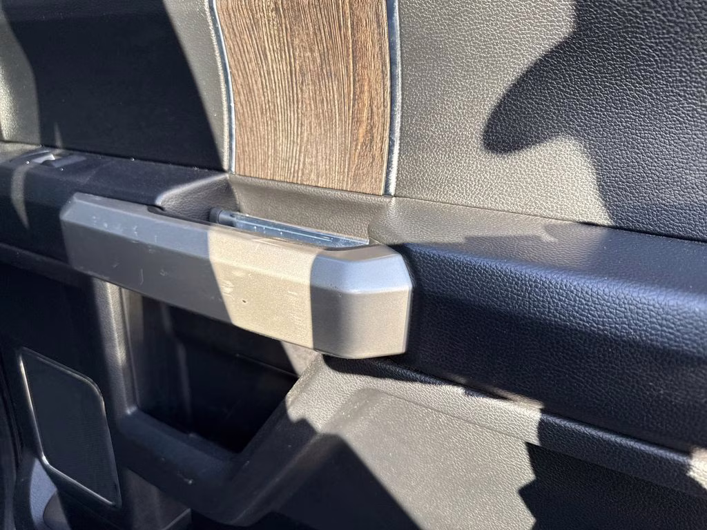 2020 Magnetic Ford Super Duty F-250 SRW Lariat 4X4 Truck
