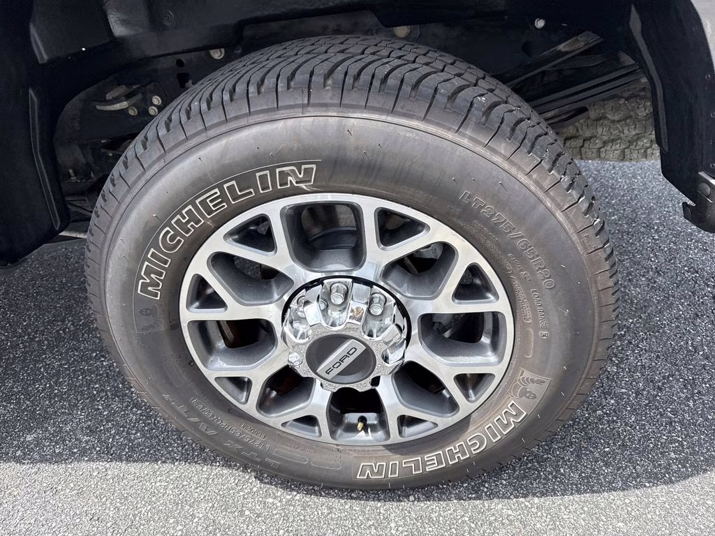 2020 Magnetic Ford Super Duty F-250 SRW Lariat 4X4 Truck