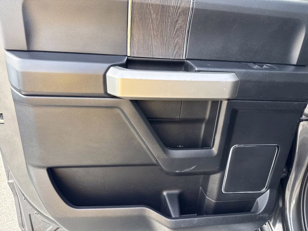 2020 Magnetic Ford Super Duty F-250 SRW Lariat 4X4 Truck