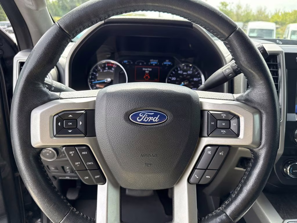 2020 Magnetic Ford Super Duty F-250 SRW Lariat 4X4 Truck