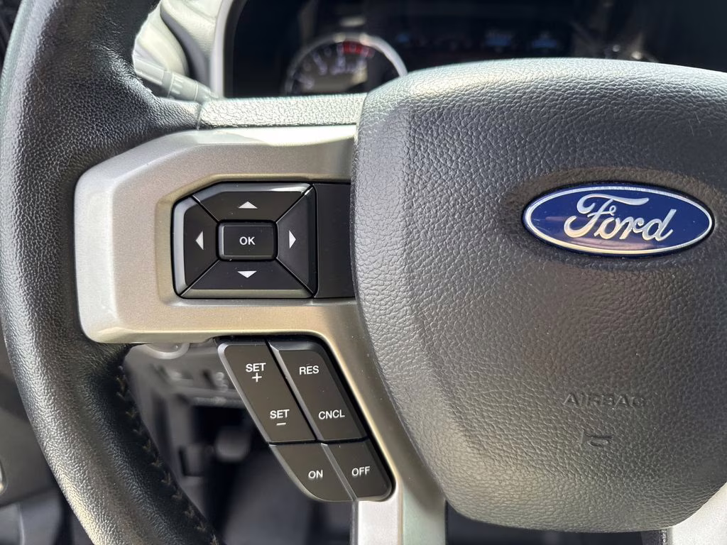 2020 Magnetic Ford Super Duty F-250 SRW Lariat 4X4 Truck
