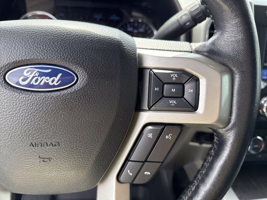 2020 Magnetic Ford Super Duty F-250 SRW Lariat 4X4 Truck