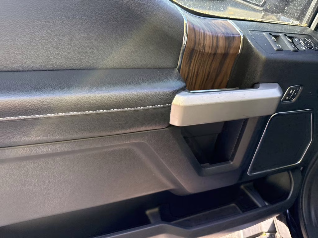 2019 Agate Black Metallic Ford F-150 Lariat RWD Truck