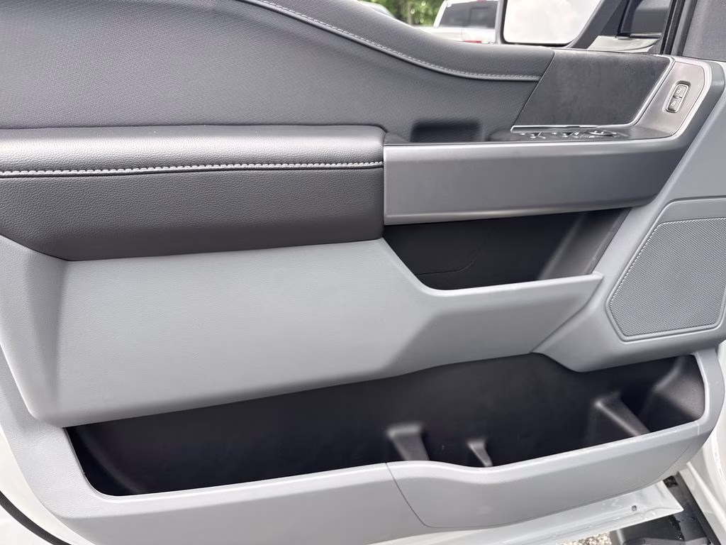 2026 Avalanche Ford F-150 XLT RWD Truck