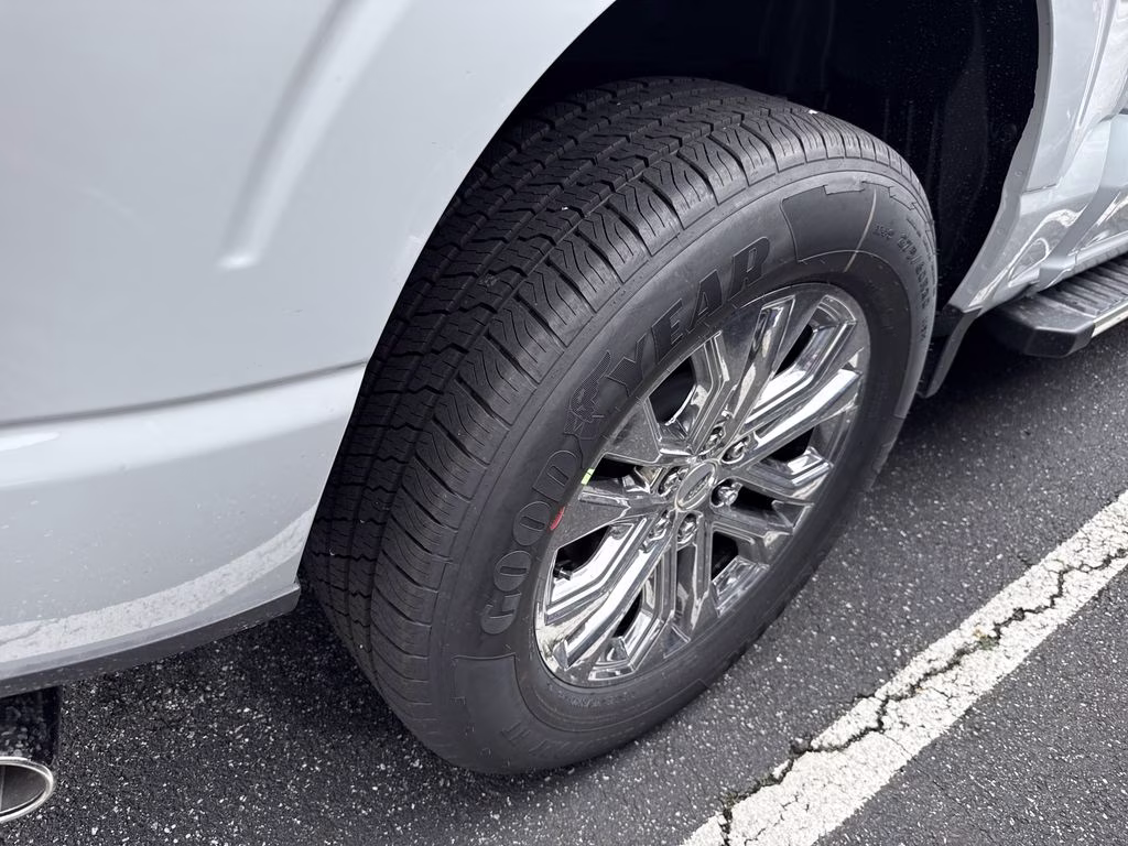 2026 Avalanche Ford F-150 XLT RWD Truck