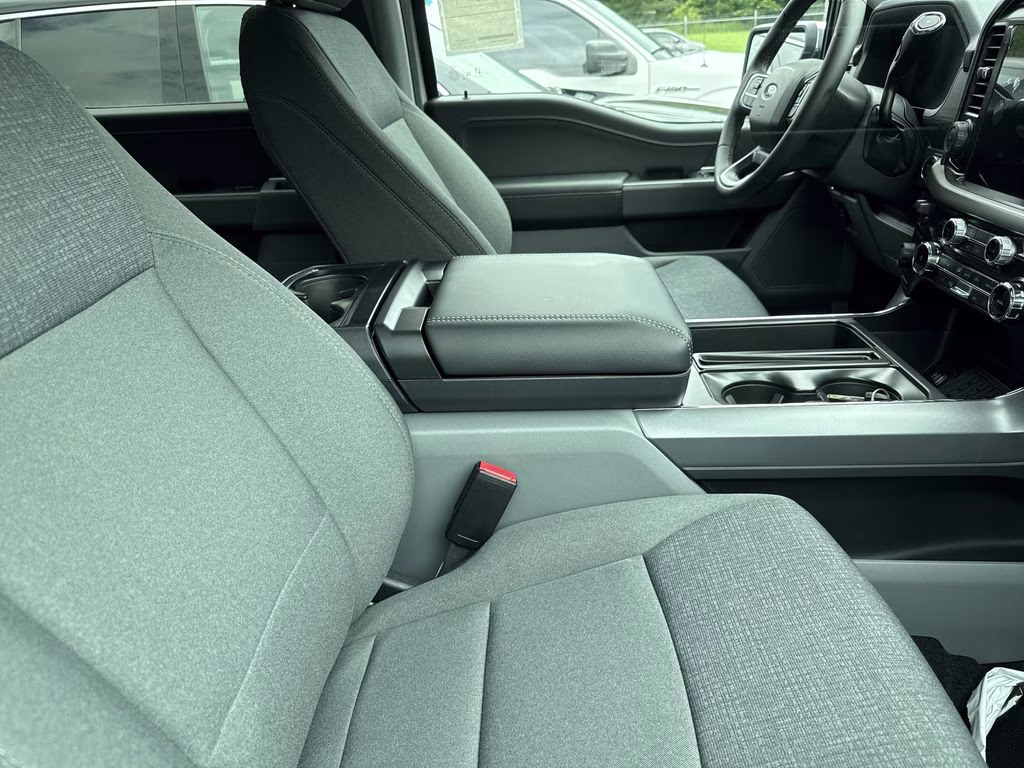2026 Avalanche Ford F-150 XLT RWD Truck