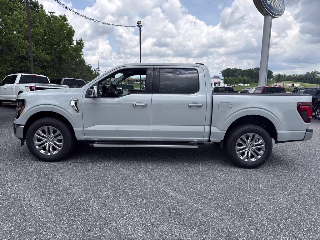 2026 Avalanche Ford F-150 XLT RWD Truck