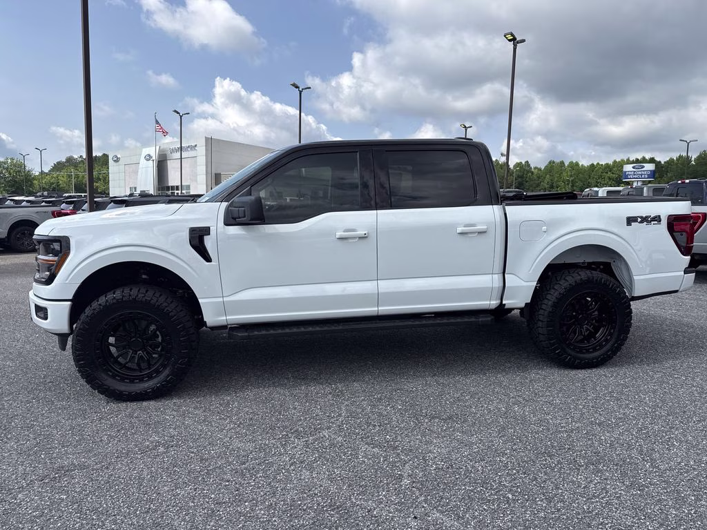 2026 Oxford White Ford F-150 XLT 4X4 Truck