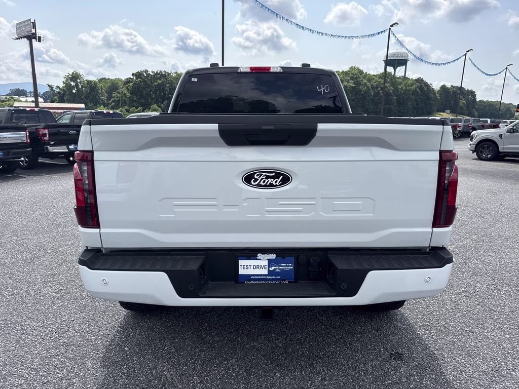 2026 Oxford White Ford F-150 XLT 4X4 Truck