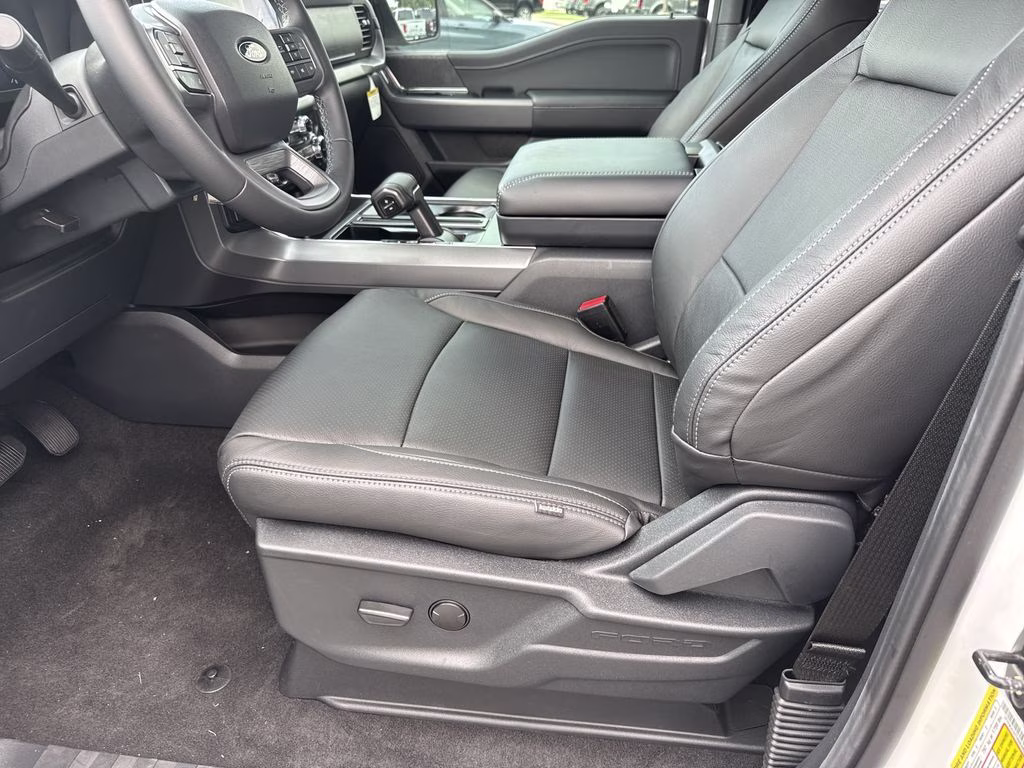 2026 Oxford White Ford F-150 XLT 4X4 Truck