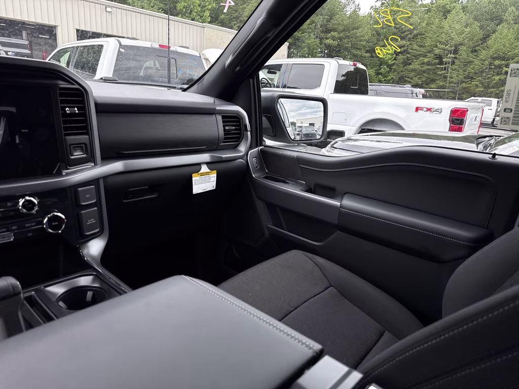 2026 Oxford White Ford F-150 XLT 4X4 Truck