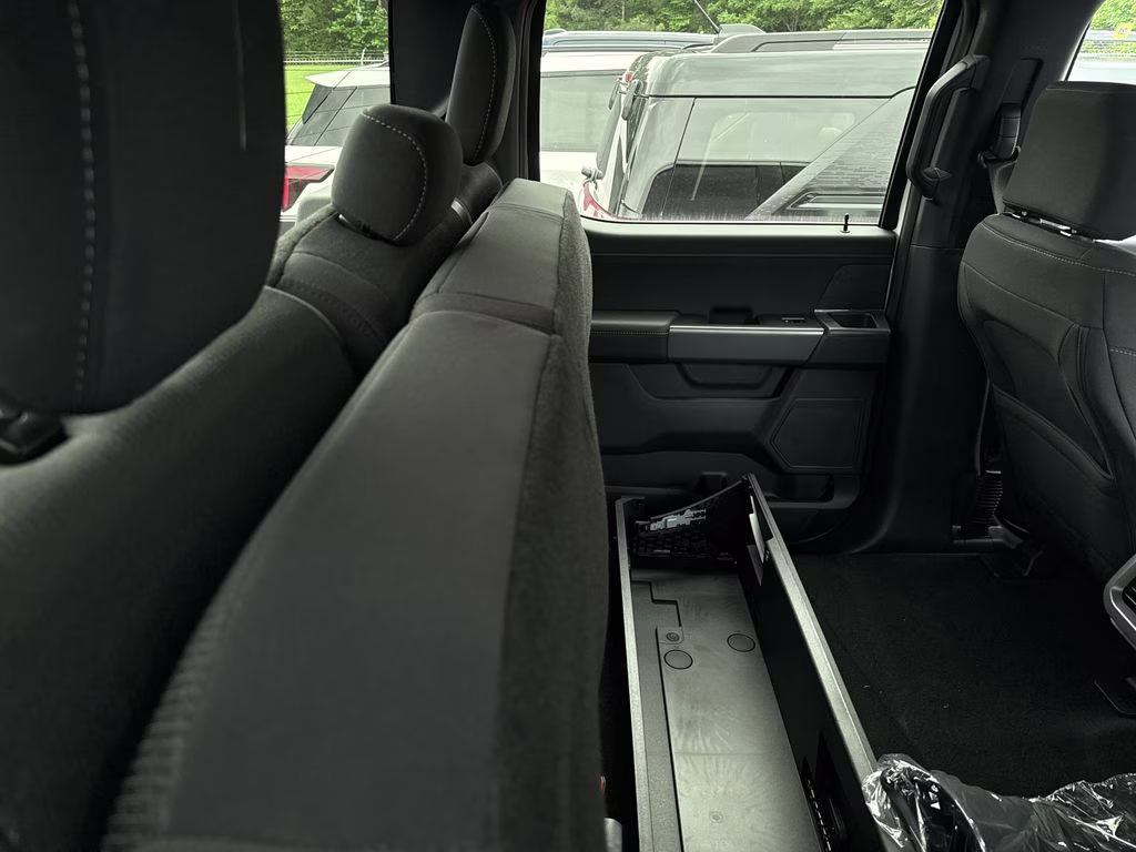 2026 Oxford White Ford F-150 XLT 4X4 Truck