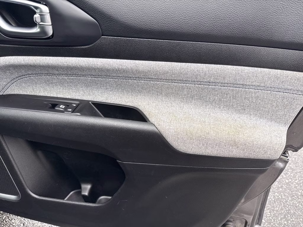 2022 Granite Crystal Metallic Clearcoat Jeep Compass Latitude FWD SUV