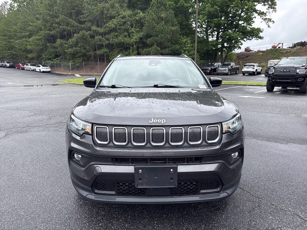 2022 Granite Crystal Metallic Clearcoat Jeep Compass Latitude FWD SUV