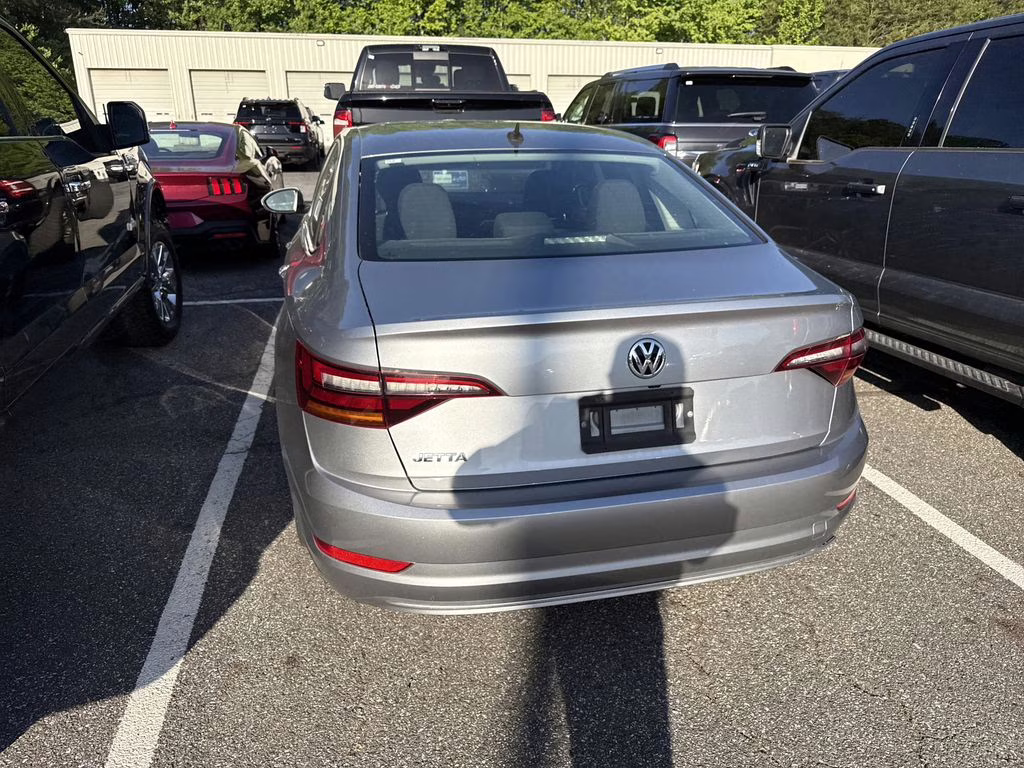 2019 Silver Metallic Volkswagen Jetta 1.4T S FWD Sedan