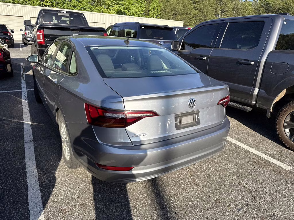 2019 Silver Metallic Volkswagen Jetta 1.4T S FWD Sedan