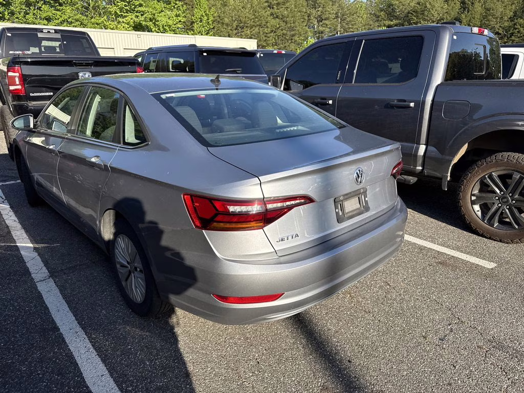 2019 Silver Metallic Volkswagen Jetta 1.4T S FWD Sedan