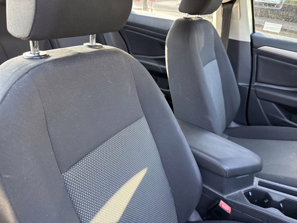 2019 Silver Metallic Volkswagen Jetta 1.4T S FWD Sedan