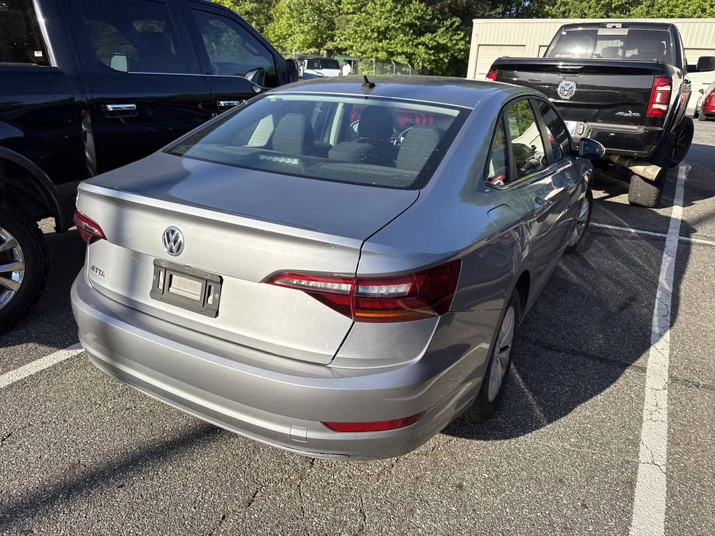 2019 Silver Metallic Volkswagen Jetta 1.4T S FWD Sedan