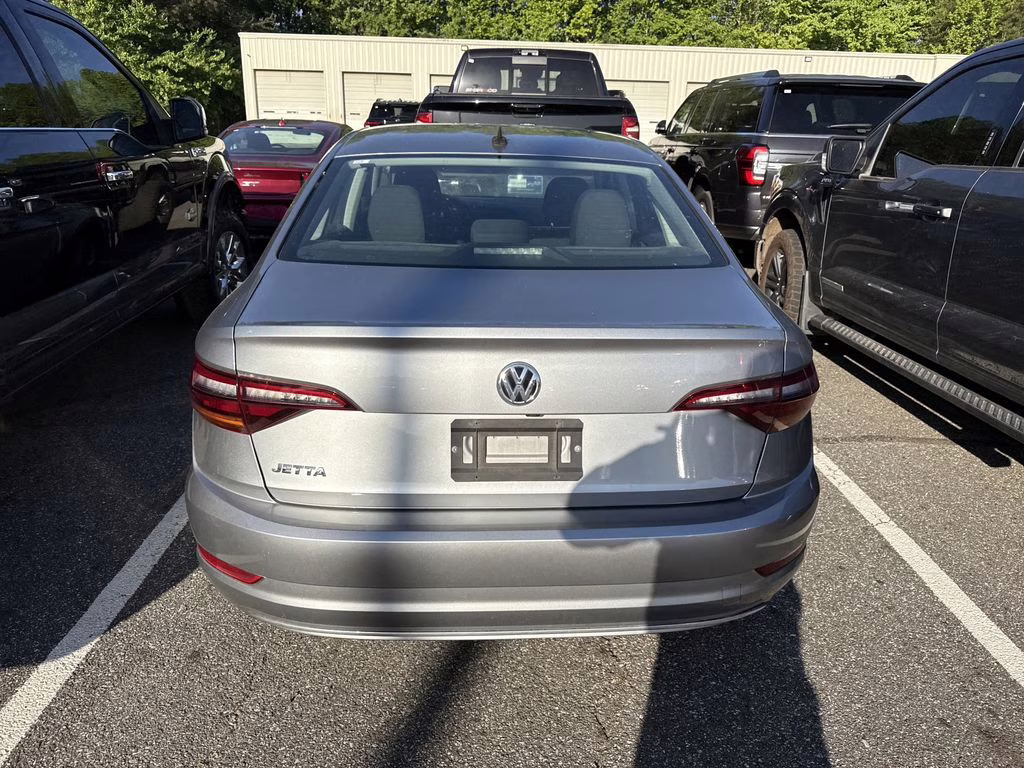 2019 Silver Metallic Volkswagen Jetta 1.4T S FWD Sedan