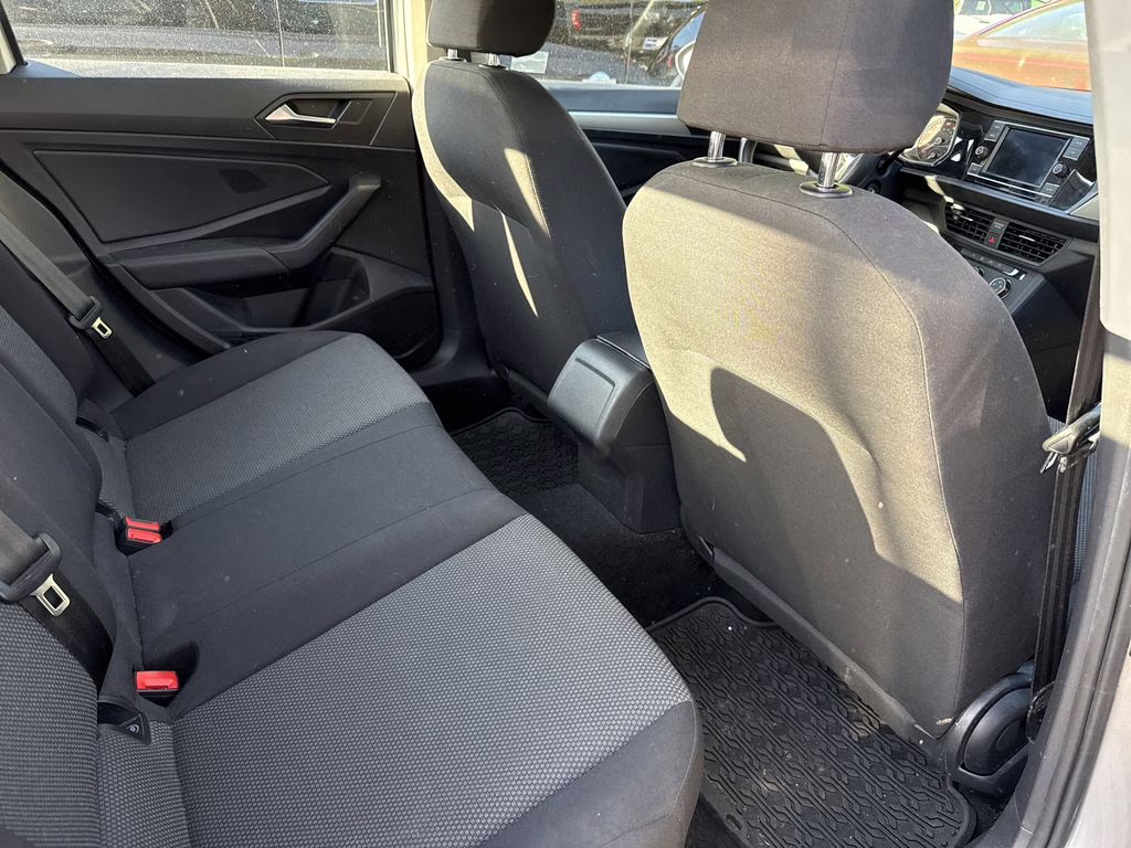 2019 Silver Metallic Volkswagen Jetta 1.4T S FWD Sedan