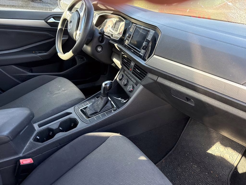 2019 Silver Metallic Volkswagen Jetta 1.4T S FWD Sedan