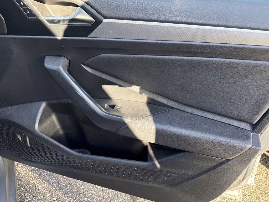 2019 Silver Metallic Volkswagen Jetta 1.4T S FWD Sedan