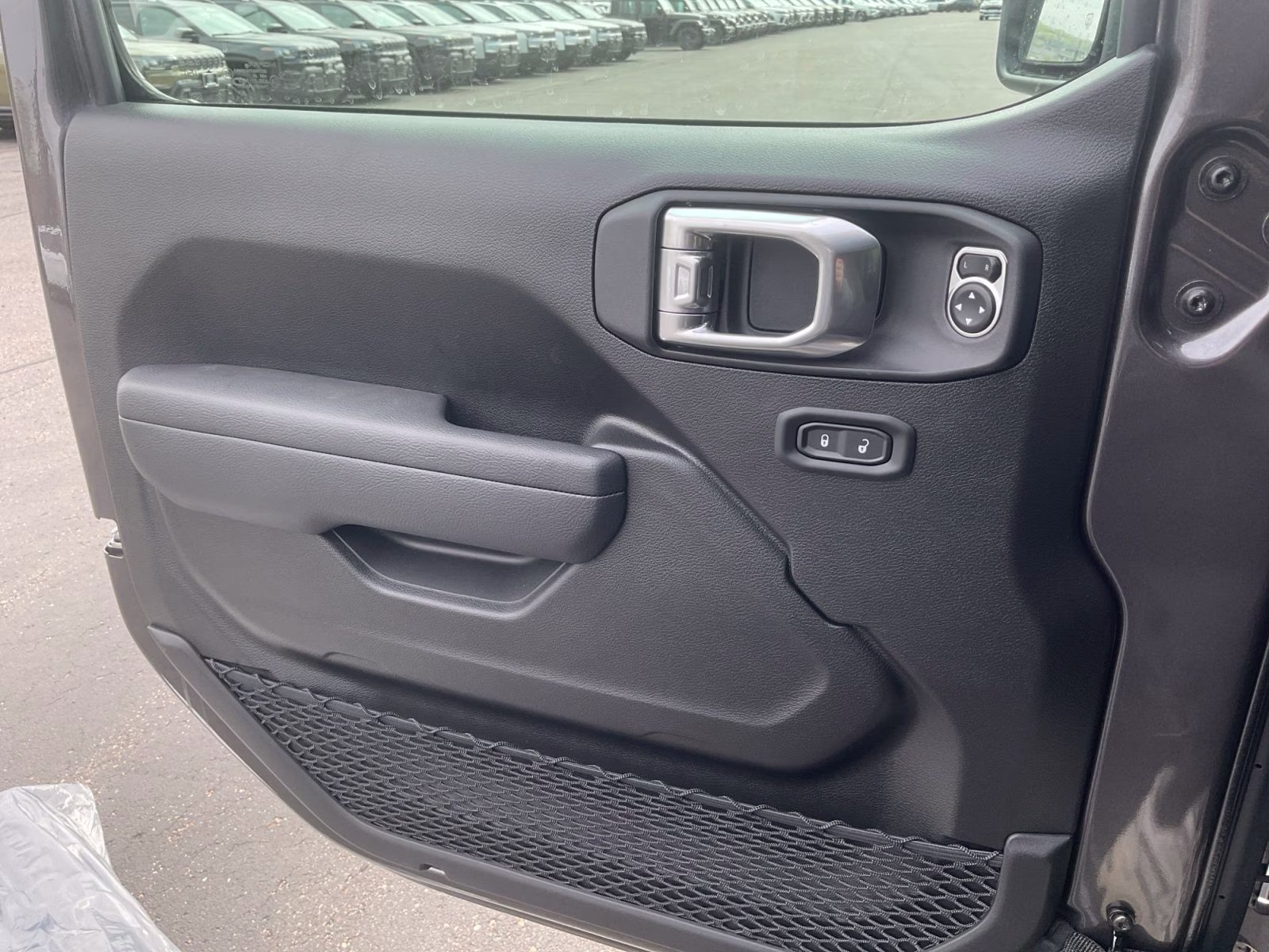 2026 Granite Crystal Metallic Clearcoat Jeep Wrangler Willys 4X4 SUV
