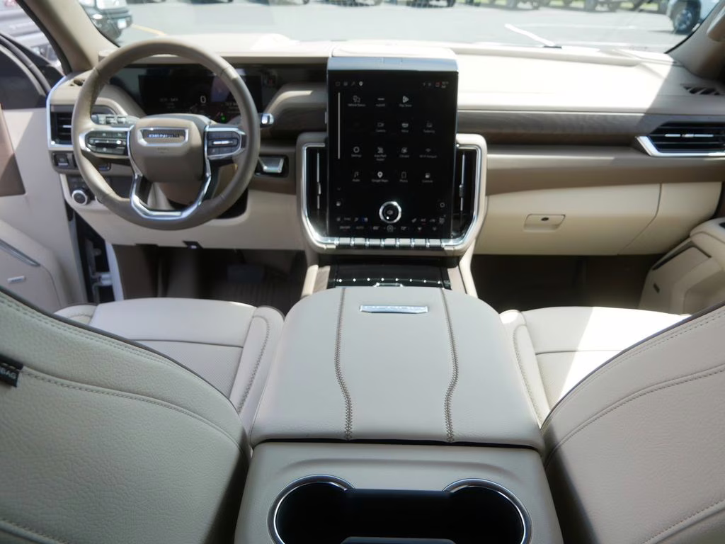 2025 White Frost Tricoat GMC Yukon XL Denali 4X4 SUV