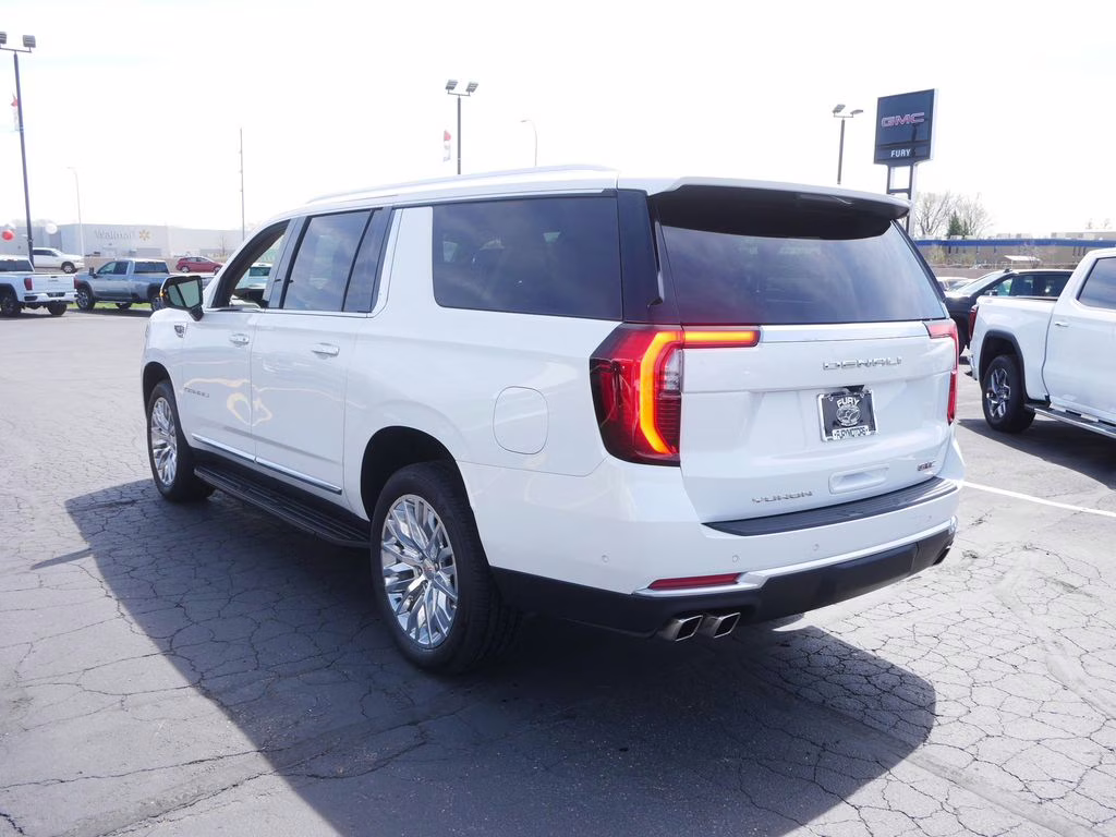 2025 White Frost Tricoat GMC Yukon XL Denali 4X4 SUV