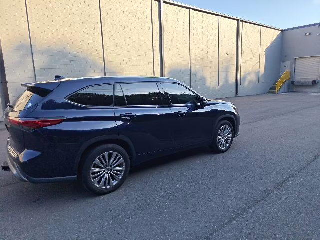 2023 Blueprint Toyota Highlander Platinum FWD SUV