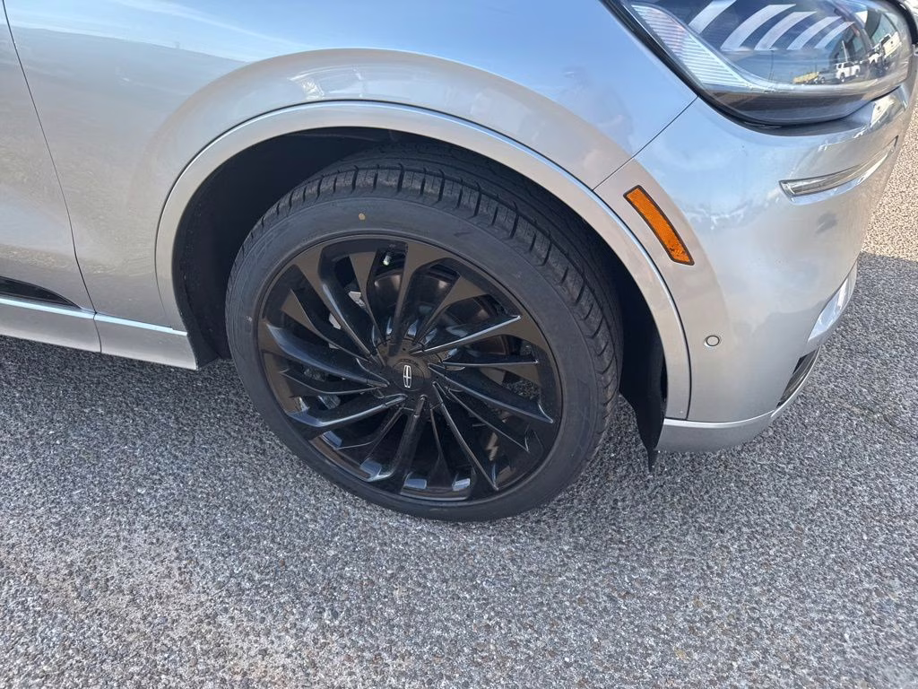 2023 Silver Radiance Metallic Clearcoat Lincoln Aviator Reserve RWD SUV