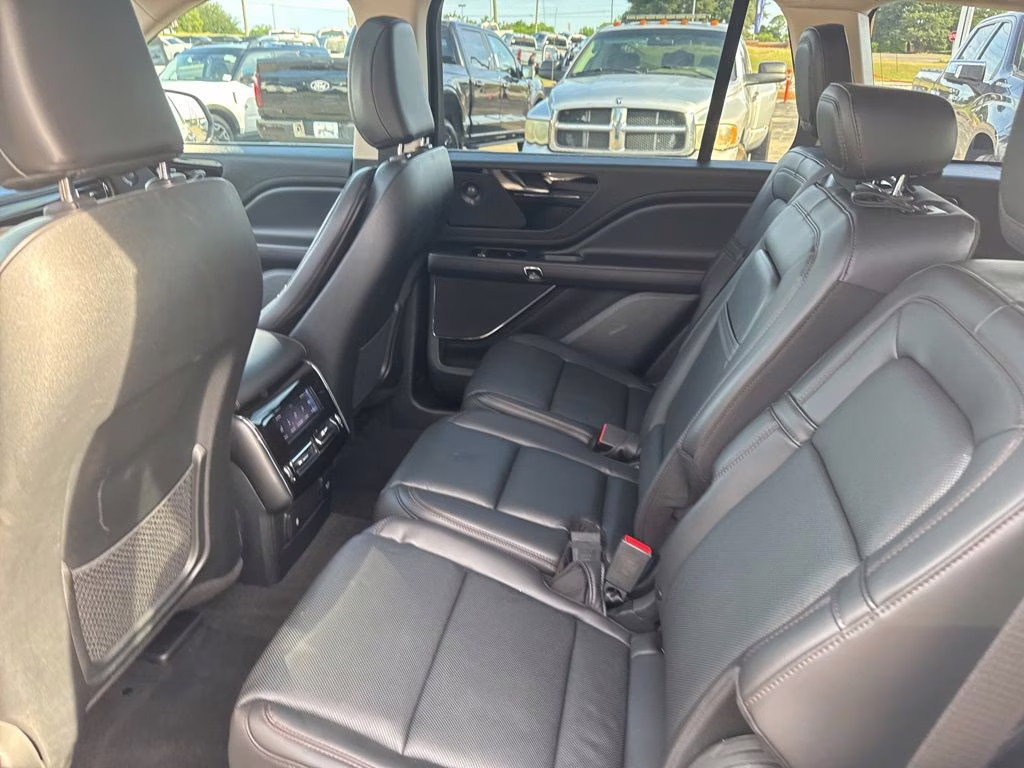 2023 Silver Radiance Metallic Clearcoat Lincoln Aviator Reserve RWD SUV