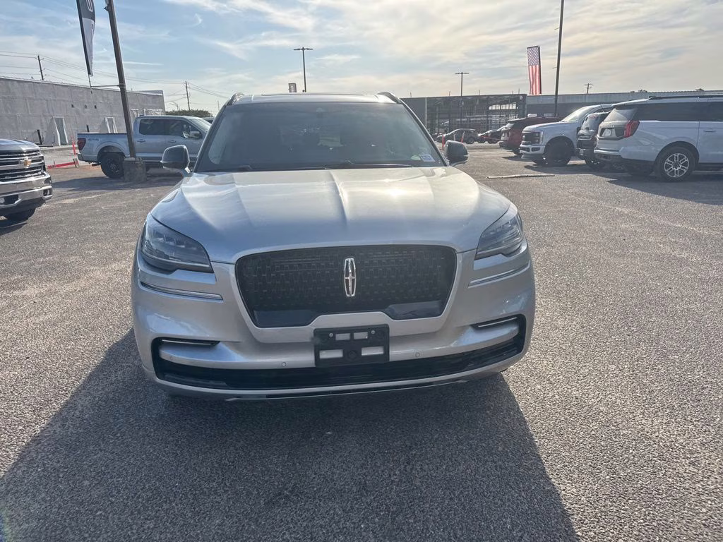 2023 Silver Radiance Metallic Clearcoat Lincoln Aviator Reserve RWD SUV