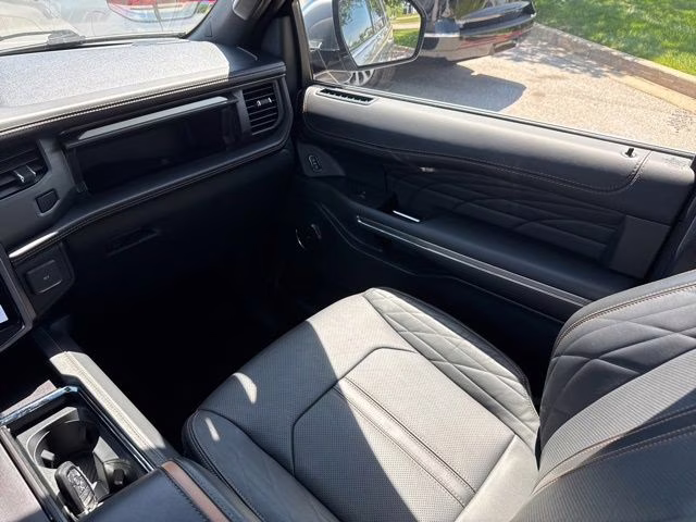 2023 Silver Metallic Ford Expedition Max Platinum 4X4 SUV