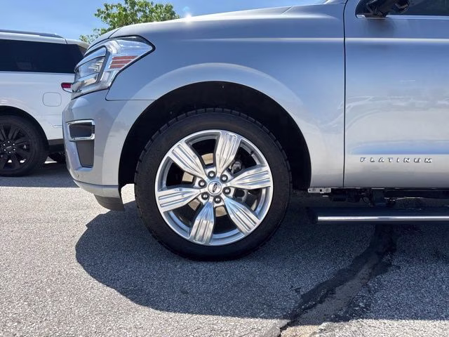 2023 Silver Metallic Ford Expedition Max Platinum 4X4 SUV